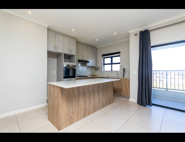 3 BEDROOM APARTMENT TO LET IN SANDOWN